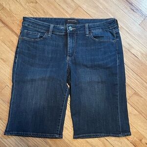 NEW women’s Banana Republic Bermuda shorts denim jean shorts - size 10 / 30
